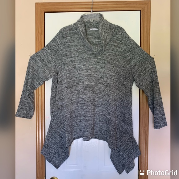 Sweater - Picture 1 of 5